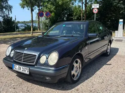 Gebraucht Mercedes E320 Elegance 224 PS (164 kW) 1998 Blau Limousine