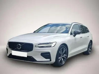 Gebraucht Volvo V60 Plus 197 PS (144 kW) 2025 Manufacturer Kombi