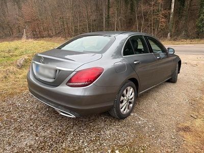 Grau Gebraucht 2018 Mercedes C200 Limousine | 18.900 €