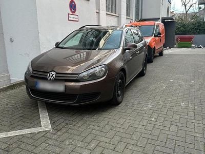 Gebraucht VW Golf VI 140 PS (102 kW) 2011 Braun Kleinwagen