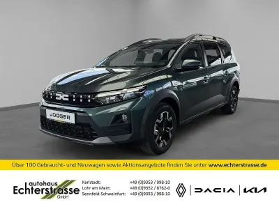 Neu Dacia Jogger Journey 122 PS (89 kW) 2026 Zedergrün Van / Kleinbus
