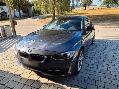Gebraucht BMW 320 Sport Line 184 PS (135 kW) 2012 Grau Limousine