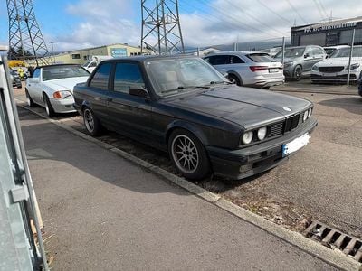 Gebraucht BMW 325 170 PS (125 kW) 1987 Schwarz Coupé