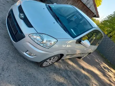 Second-hand Hyundai Matrix 103 CP (75 kW) 2009 Argintiu Monovolum