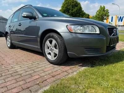 Używany Volvo V50 Kinetic 109 KM (80 kW) 2008 Szary Kombi