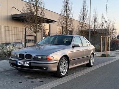 Gebraucht BMW 523 170 PS (125 kW) 1998 Silber Limousine