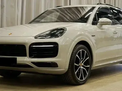 Gebraucht Porsche Cayenne Platinum Edition 462 PS (339 kW) 2023 Kreide SUV