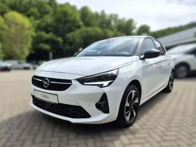 Gebraucht Opel Corsa-e GS Line 100 kW (136 PS) 2022 Jade weiss/arktis weiss Kleinwagen