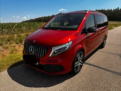 Gebraucht Mercedes V220 Edition 163 PS (119 kW) 2021 Rot Van / Kleinbus
