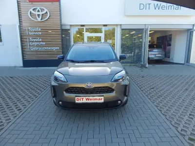 Gebraucht Toyota Yaris Cross Elegant 116 PS (85 kW) 2023 Oxide bronze metallic (6x1)/ b SUV