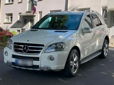 Gebraucht Mercedes ML500 AMG 387 PS (284 kW) 2009 Weiß SUV