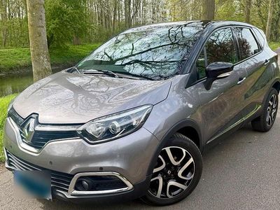 Usata Renault Captur Experience 118 CV (86 kW) 2015 Grigio SUV