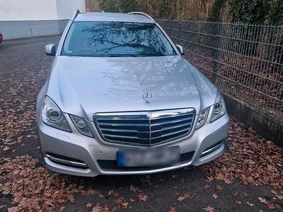 Gebraucht Mercedes E250 204 PS (150 kW) 2011 Silber Kombi