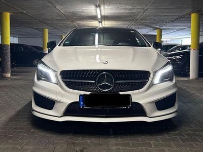 Gebraucht Mercedes CLA200 Shooting Brake AMG line 156 PS (114 kW) 2015 Weiß Kombi