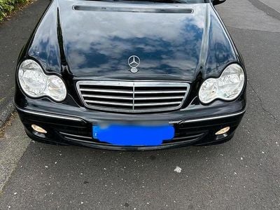 Gebraucht Mercedes C180 Avantgarde 143 PS (105 kW) 2004 Schwarz Kombi