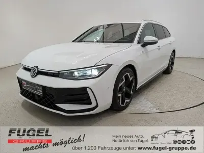 Gebraucht VW Passat R-line 150 PS (110 kW) 2025 Pure white Kombi