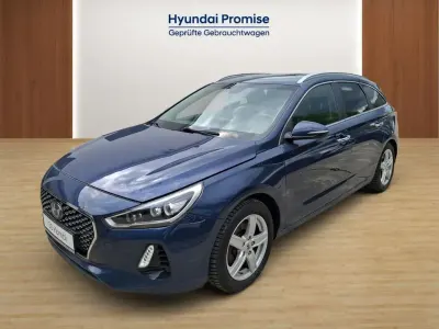 Gebraucht Hyundai i30 Premium 140 PS (102 kW) 2017 Blau Limousine