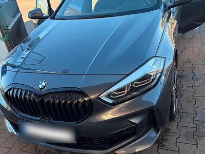 Usata BMW 118 Performance 140 CV (102 kW) 2019 Grigio Utilitaria