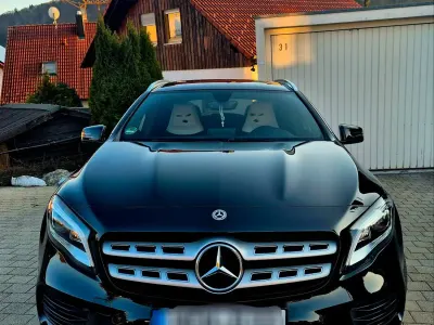 Gebraucht Mercedes GLA250 AMG line 211 PS (155 kW) 2019 Schwarz SUV