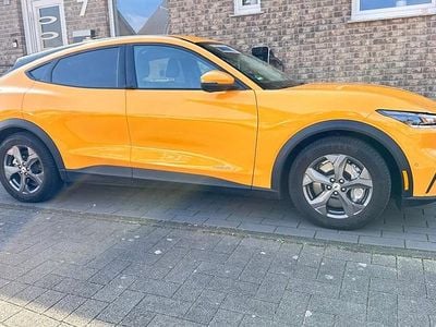 Gebraucht Ford Mustang Mach-E Premium 216 kW (294 PS) 2023 Gelb SUV