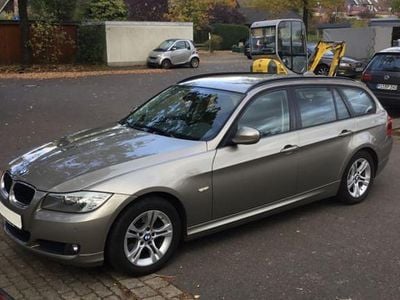 Usata BMW 318 Sport Line 150 CV (110 kW) 2011 Oro Station wagon