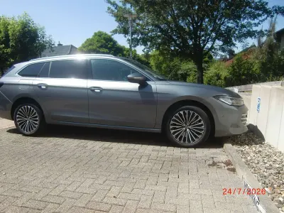 Gebraucht VW Passat Elegance 204 PS (150 kW) 2025 Grau Kombi
