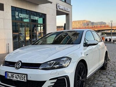 Usata VW Golf VII GTE 204 CV (150 kW) 2018 Bianco Berlina