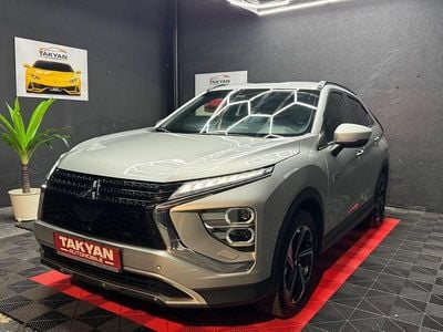 Używany Mitsubishi Eclipse Cross Plus 98 KM (72 kW) 2022 Srebrny SUV