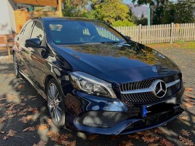 Gebraucht Mercedes A200 AMG line 136 PS (100 kW) 2017 Blau Limousine