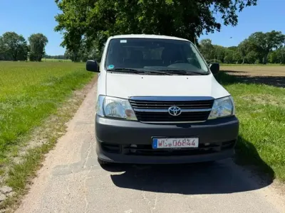 Gebraucht Toyota HiAce 95 PS (69 kW) 2011 Weiß Van