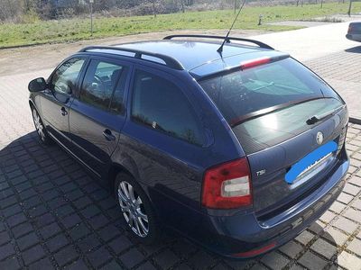 Gebraucht Skoda Octavia Ambiente 122 PS (89 kW) 2010 Kombi