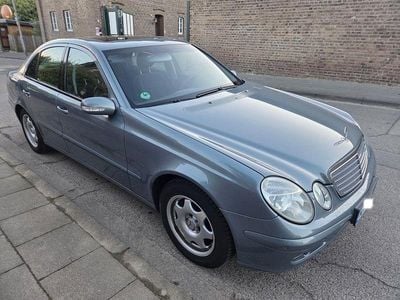 Gebraucht Mercedes E200 Classic 163 PS (119 kW) 2005 Grau Limousine