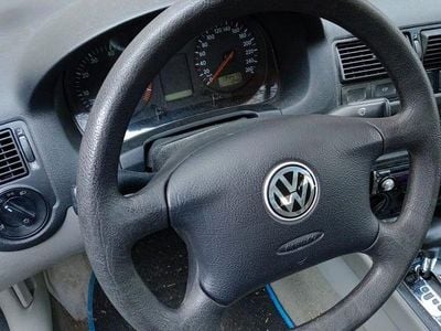 Gebraucht VW Golf IV 102 PS (75 kW) 2002 Weiß Limousine