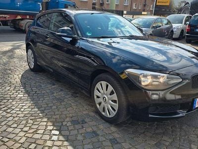 Gebraucht BMW 116 Sport Line 136 PS (100 kW) 2012 Schwarz Kleinwagen