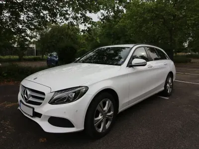 Gebraucht Mercedes C300e 231 PS (169 kW) 2015 Weiß Limousine