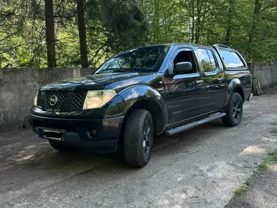 Käytetty Nissan Navara 171 HP (125 kW) 2007 Musta Nouto
