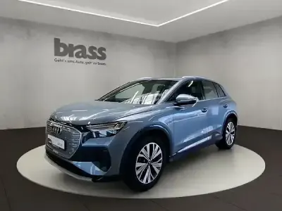 Gebraucht Audi Q4 e-tron Ambiente 150 kW (204 PS) 2023 Geysirblau metallic SUV