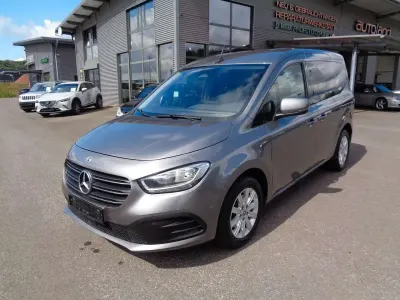 Używany Mercedes T180 116 KM (85 kW) 2022 Szary Minivan