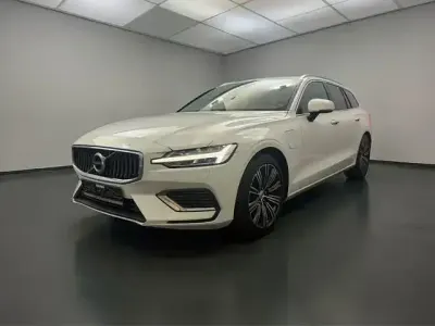 Używany Volvo V60 Inscription 390 KM (286 kW) 2020 Biały Kombi