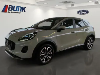 Gebraucht Ford Puma Titanium 125 PS (91 kW) 2025 Cactus grey  (pn4jc SUV