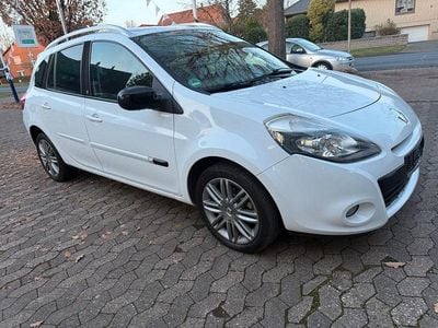 Gebraucht Renault Clio GrandTour Dynamique 101 PS (74 kW) 2011 Weiß Kombi