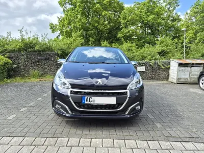 Gebraucht Peugeot 208 Urban Move 82 PS (60 kW) 2016 Blau Kleinwagen