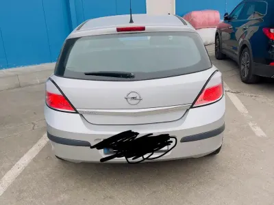 Używany Opel Astra 2005 Srebrny Hatchback