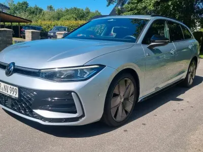 Gebraucht VW Passat Style 150 PS (110 kW) 2024 Grau Kombi
