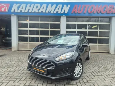 Gebraucht Ford Fiesta Trend 65 PS (47 kW) 2013 Schwarz Kleinwagen