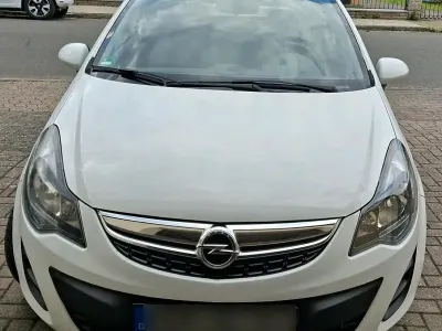 Gebraucht Opel Corsa 69 PS (50 kW) 2014 Weiß Kleinwagen