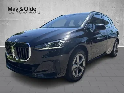 Neu BMW 218 Active Tourer 136 PS (100 kW) 2026 Black sapphire metallic Van / Kleinbus