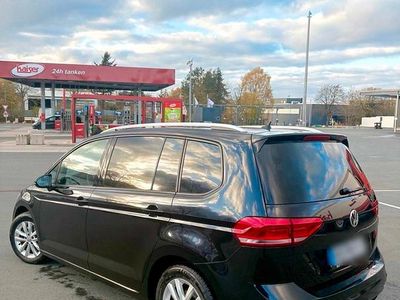 Schwarz Gebraucht 2017 VW Touran Van / Kleinbus | 13.499 € (Fairer Preis)