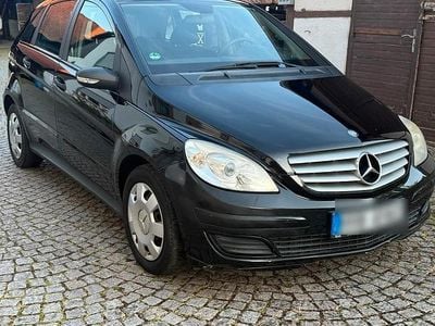 Mercedes B200
