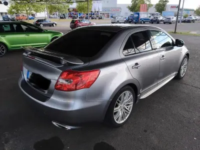 Gebraucht Suzuki Kizashi 178 PS (130 kW) 2010 Grau Limousine